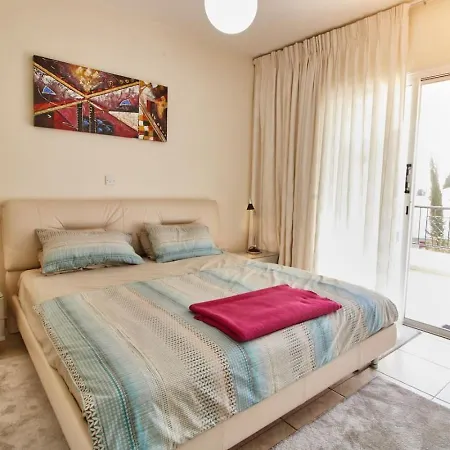 Cozy 3-bd Natalia, Walk To Paphos