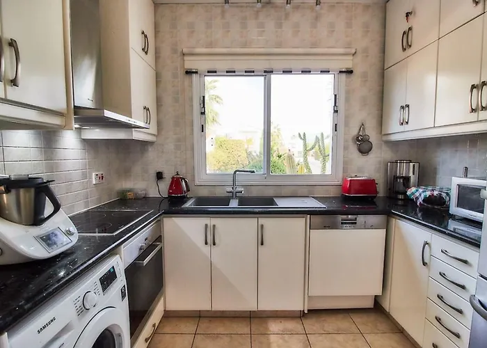 Prázdninový dům Cozy 3-bd Natalia, Walk To Paphos