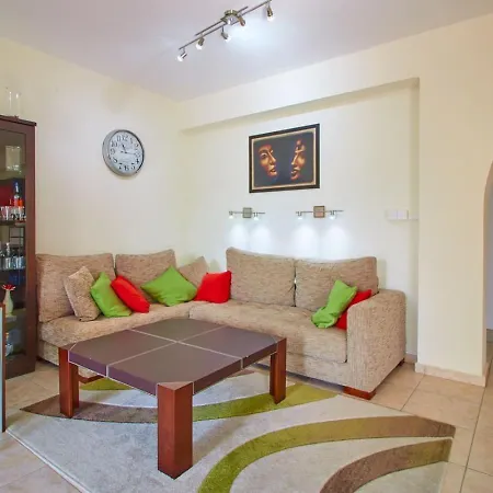 Holiday home Cozy 3-bd Natalia, Walk To