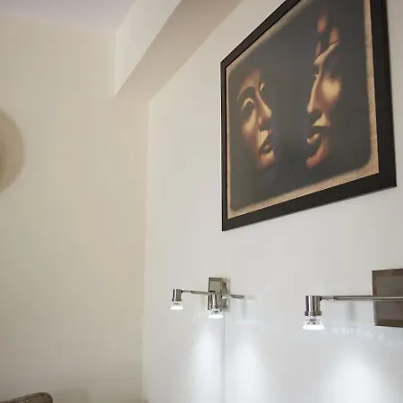 Cozy 3-bd Natalia, Walk To *